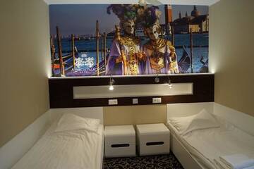 Фото номера Двухместный номер с 1 кроватью Отель Hotel Venecia Palace г. Михаловице 2